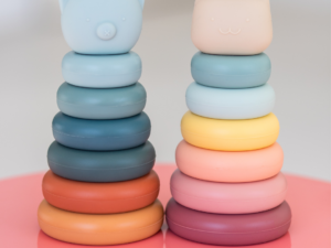 Szilikon toronyépítő játék